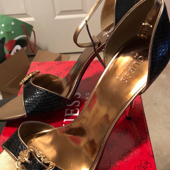Guess open toe heels - Picture 2 of 5